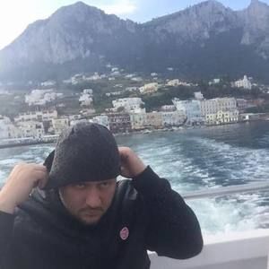 Meet your Posher, Victor