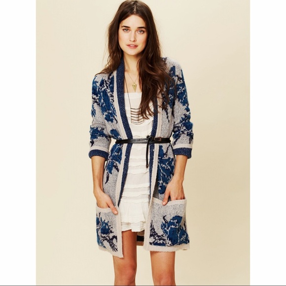 Free People Sweaters - 🎉HP🎉Free People flower power cardigan