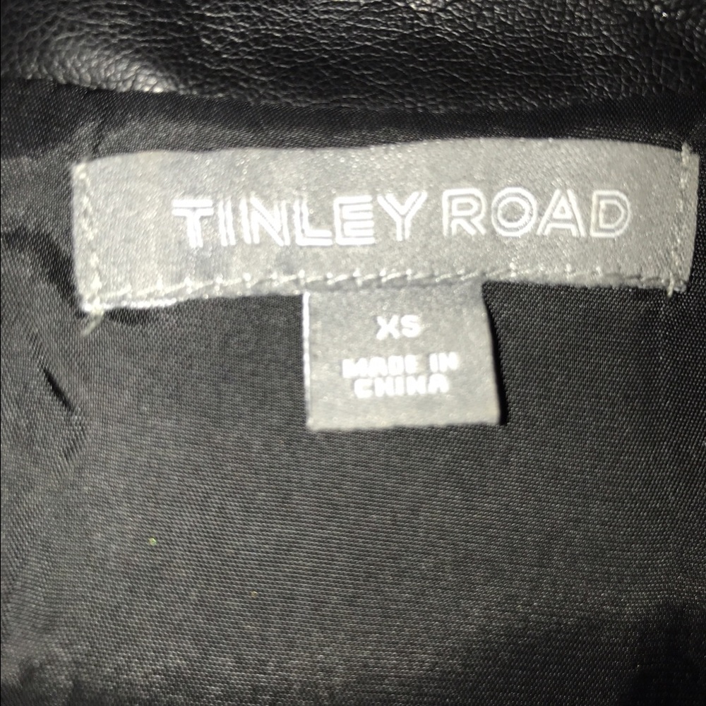 Tinley Road vegan leather peplum top - Picture 4 of 4