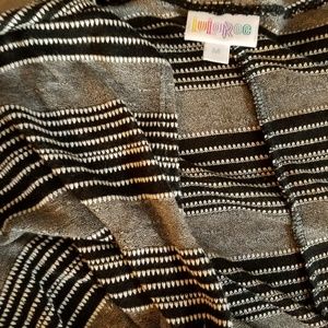 LIKE NEW striped Lindsay Kimono