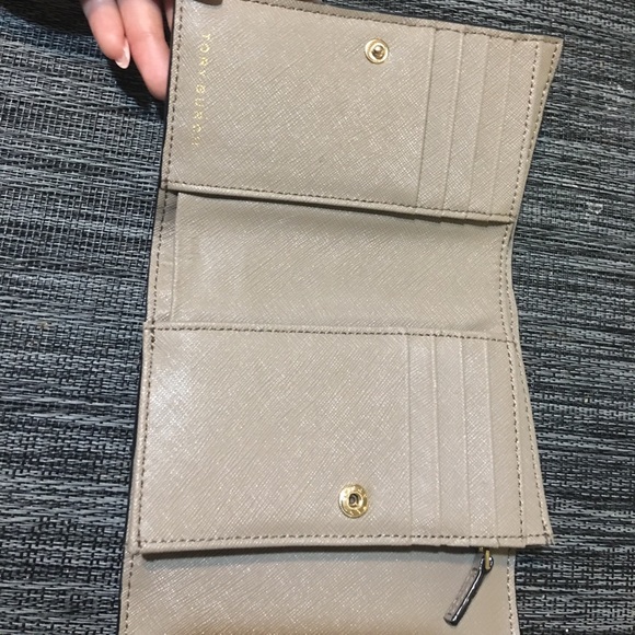 ⛔️Tory butch wallet SOLD ⛔️ - Picture 2 of 3