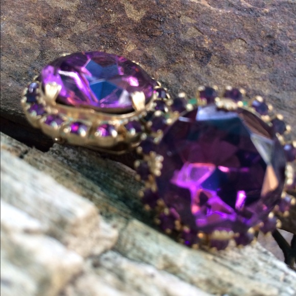 Vintage Jewelry - VINTAGE Large Purple Clip Ons