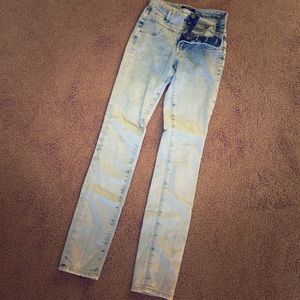 Bleached jeans. Size 4. Refuge