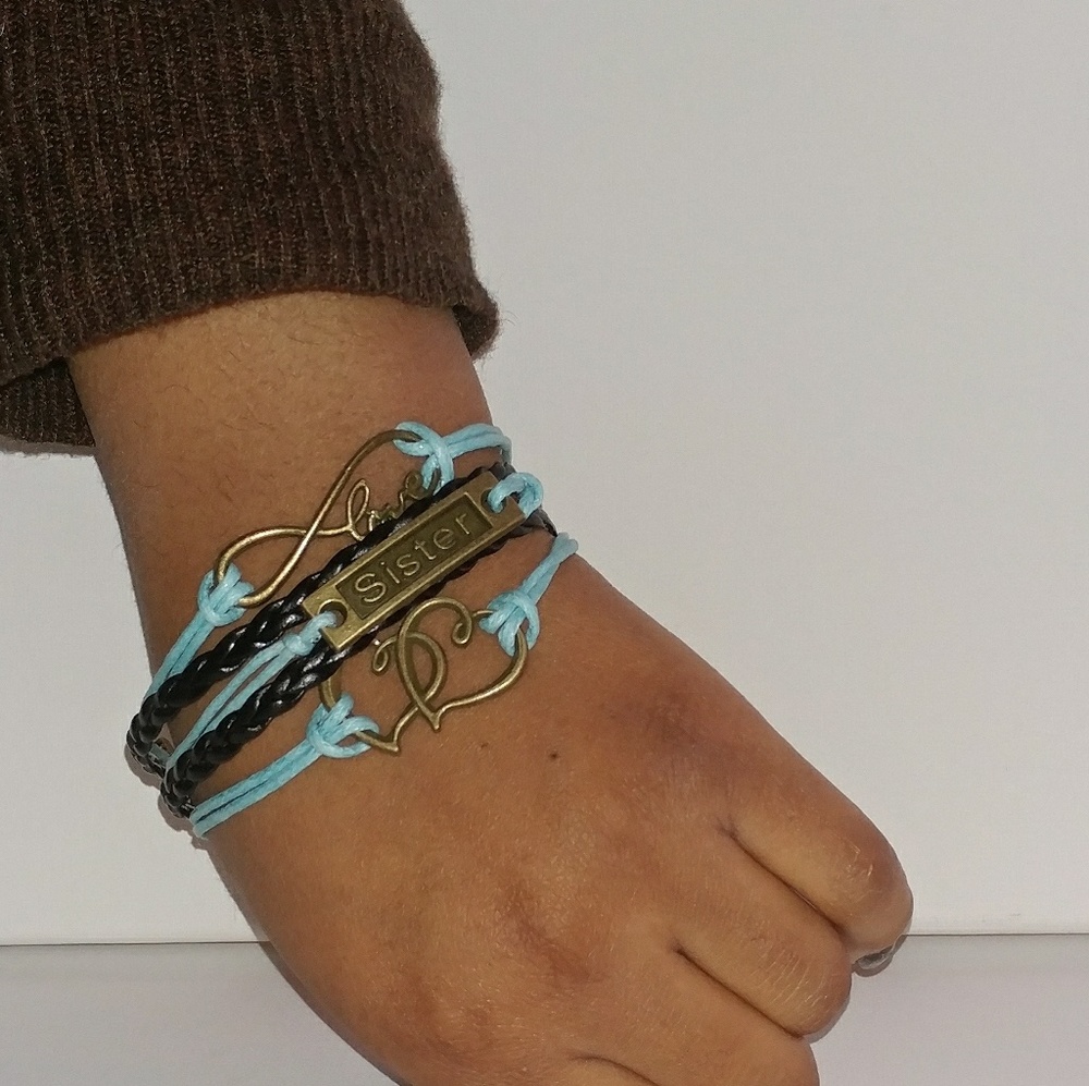 Women's bracelet