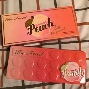 18 Sweet Peach color Eyeshadow palette