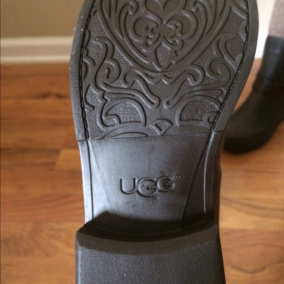 Ugg boots - Picture 3 of 4