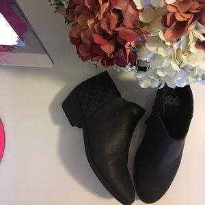 Black ankle booties