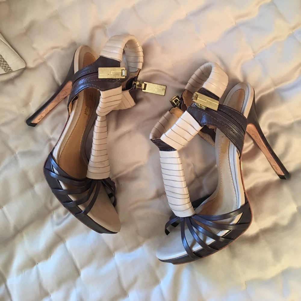 Shoes - Picture 2 of 4