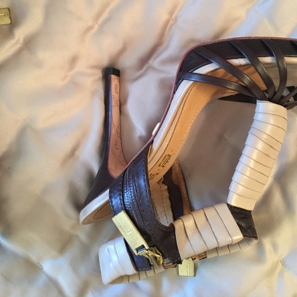 Shoes - Picture 4 of 4