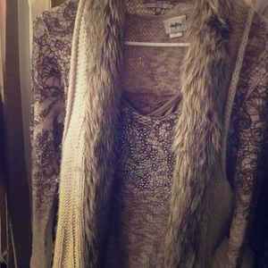 Long sleeve lace shirt with print and faux vest