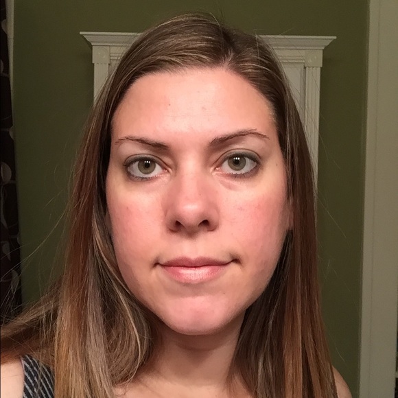 Meet Your Posher, Lindsey - Picture 2 of 2