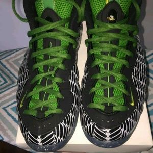 Foamposites green and black