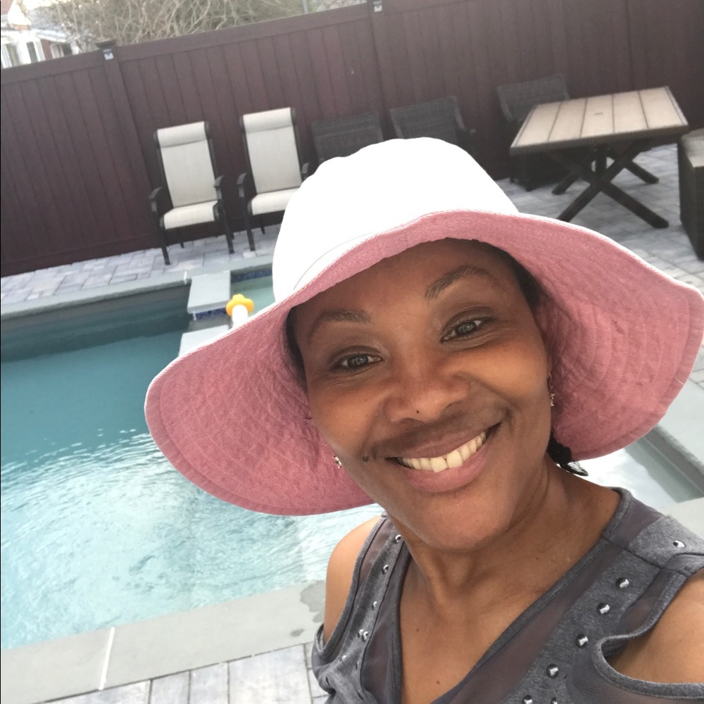 Meet your Posher, Yvonne