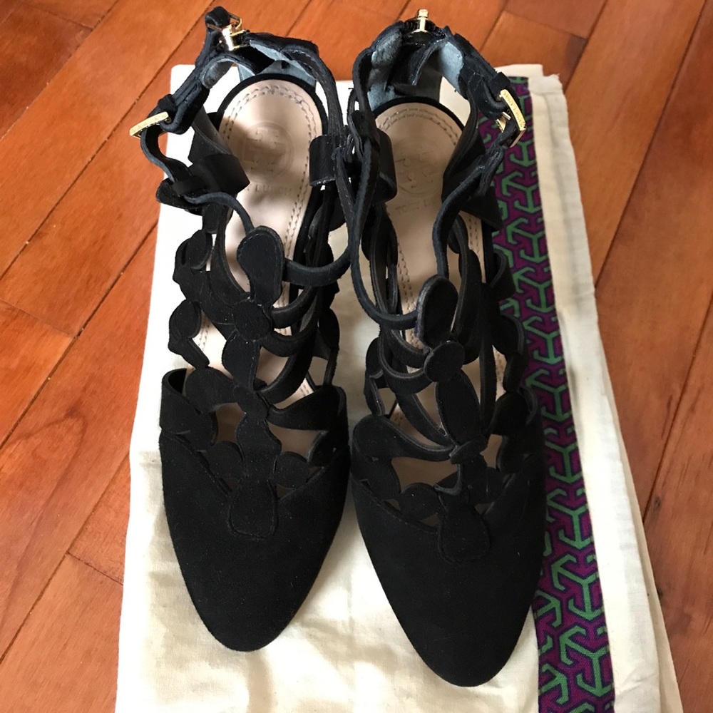 TORY BURCH! Beautiful cutouts!