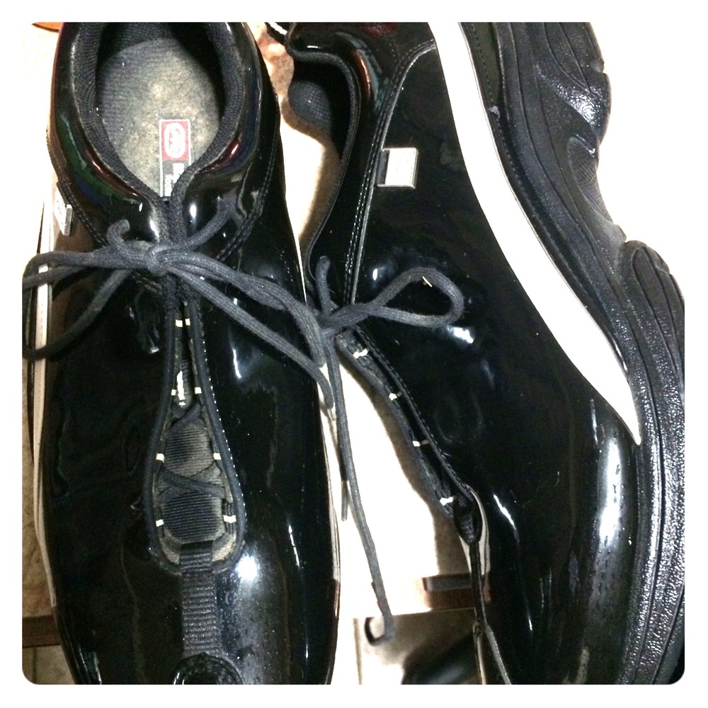 Ecko Unld. Black and white sneakers