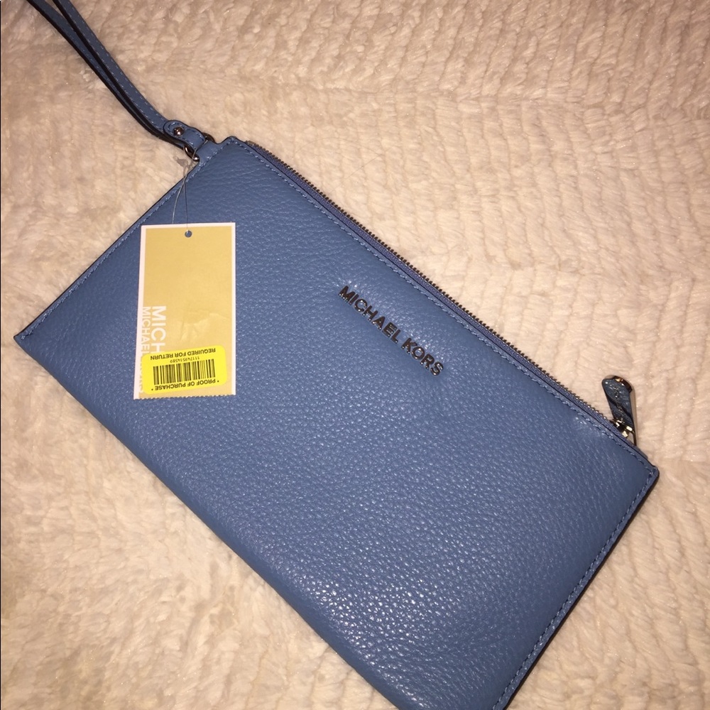 ‼️ NWT MICHAEL KORS CLUTCH ‼️