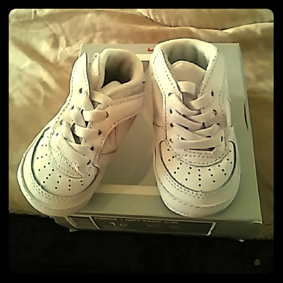 Baby air forces - Picture 1 of 2