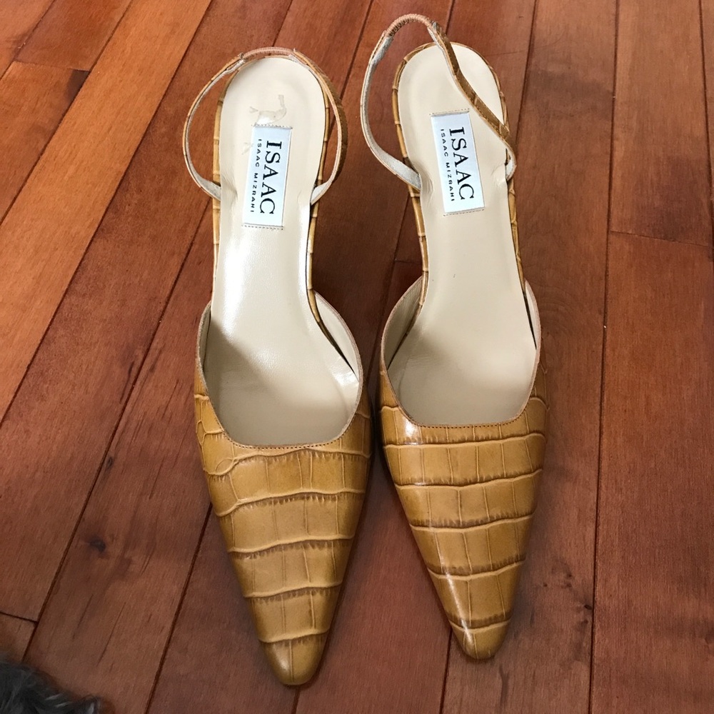 ISAAC MIZRAHI! Gorgeous heels!