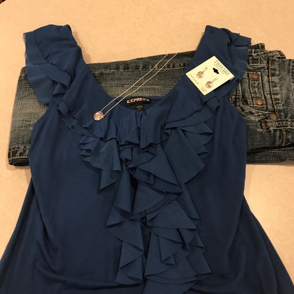 Express Tops - 🇺🇸2 Day Sale🇺🇸🎆Classy Express Shirt 🎆