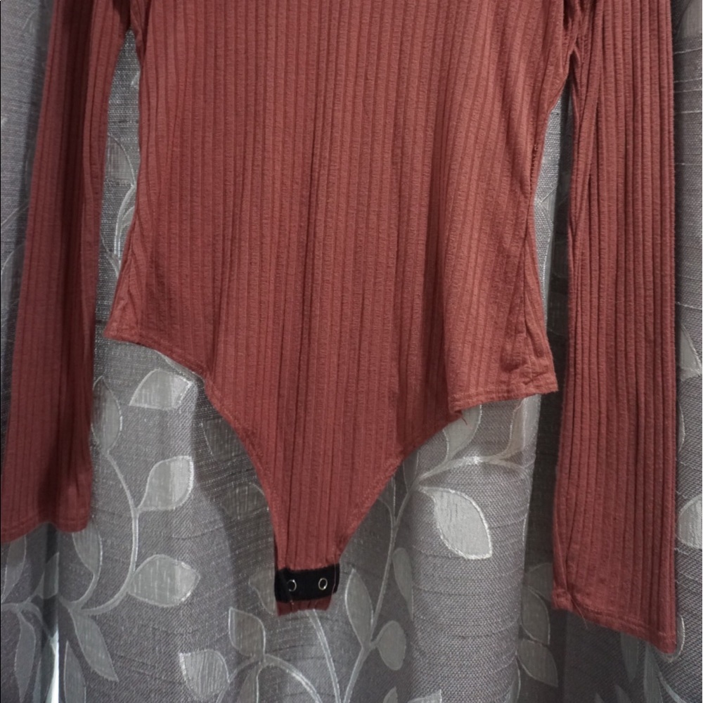 Mauve Pink Ribbed Turtle Neck Bodysuit - Picture 2 of 5