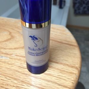 Sengence color correction moisturizer