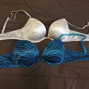 Pair or Victoria secret pink push up plunge bras.