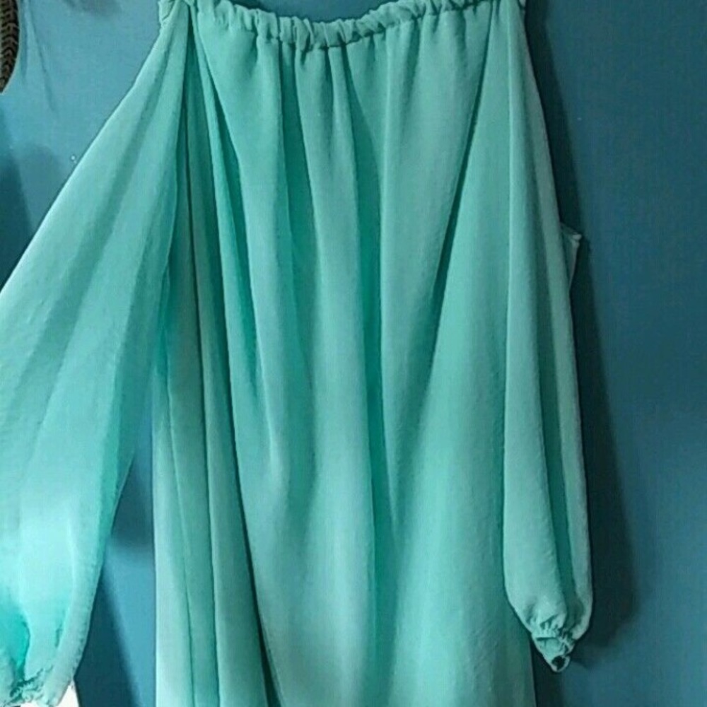 Turquoise off the shoulder sleeve dress