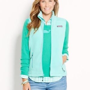Sea foam green vineyard Vines fleece vest size S