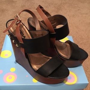 Black Wedges