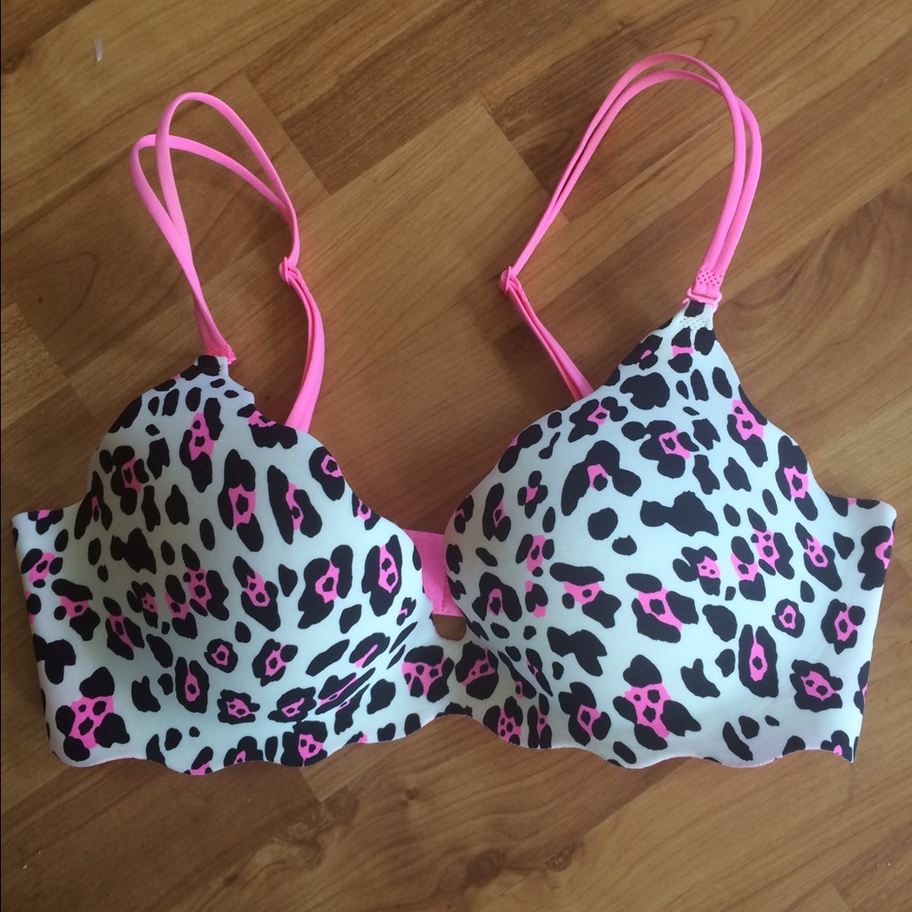 New Victoria Secret Secret Embrace Bra 32D