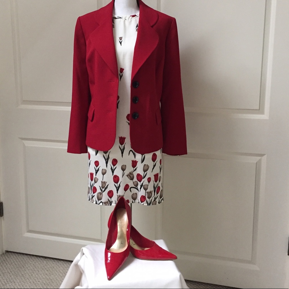 ONLY ONE LEFT!! NEW Flower Print Self Tie Dress👗