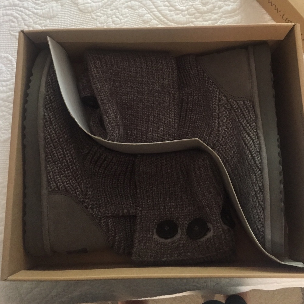 Original Uggs(woven hand knit in Grey)