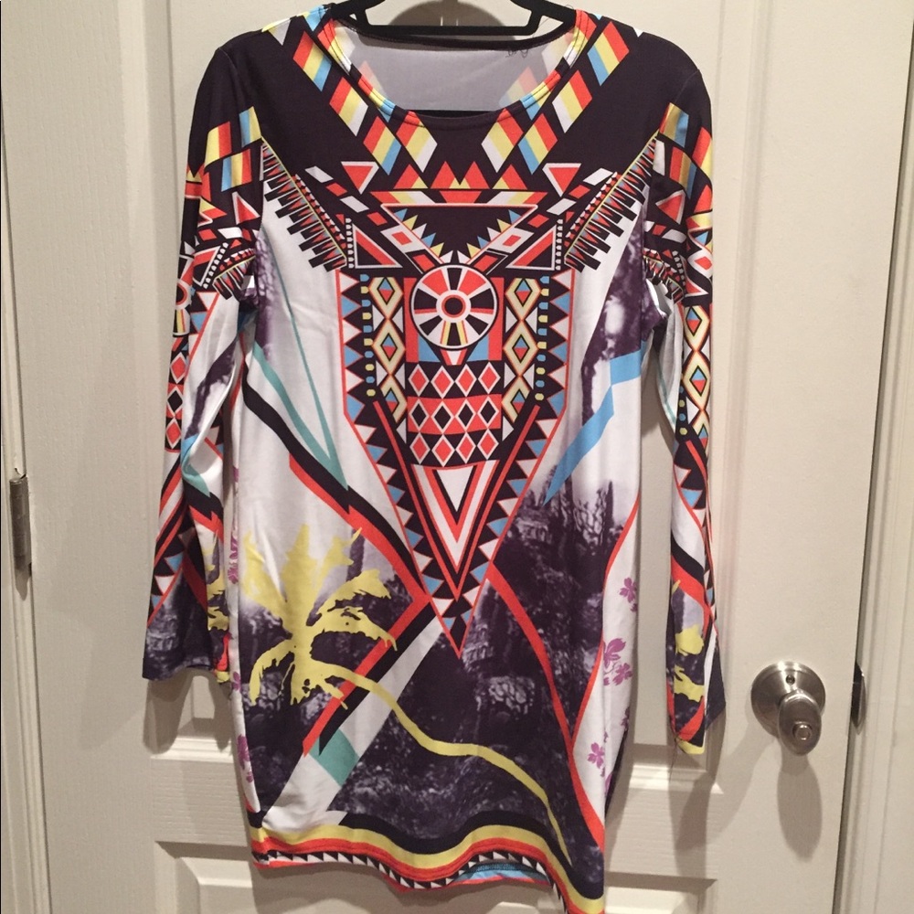 ❗️SOLD❗️Long sleeve Aztec dress