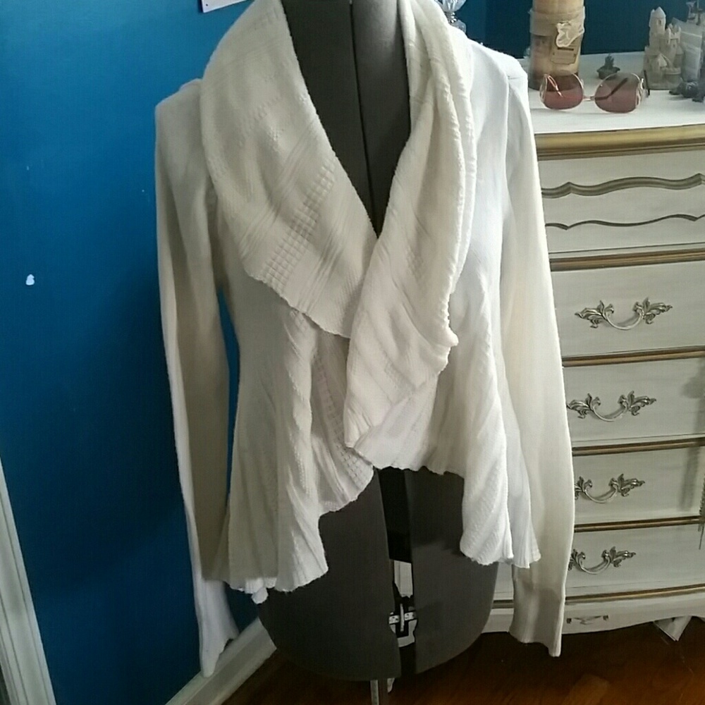 Asymmetrical knitted sweater