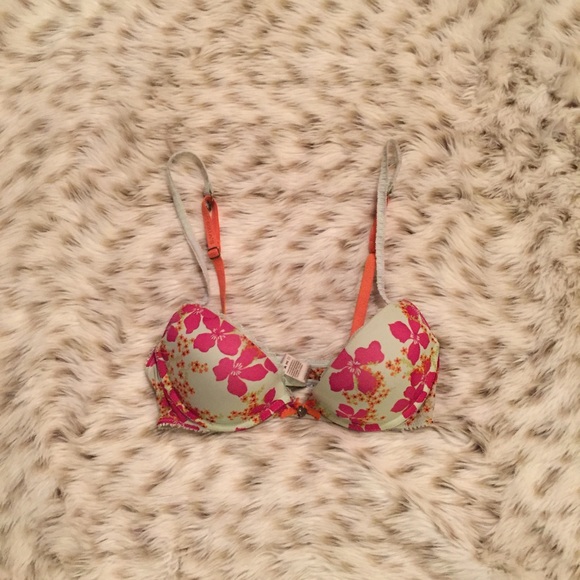 Victoria's Secret Other - Pout by Victoria's Secret Floral Push Up Bra 32B