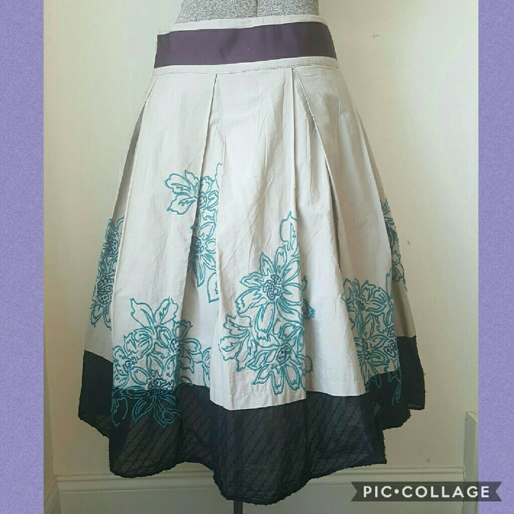Anthropologie Floreat Skirt - embroidered size 6