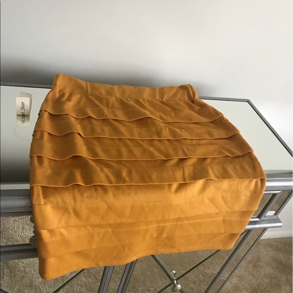 NWT XL Yellow spandex pencil skirt