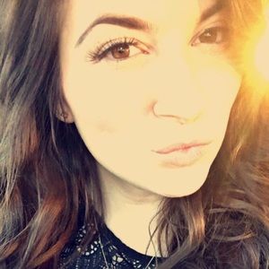 Meet your Posher, Halea