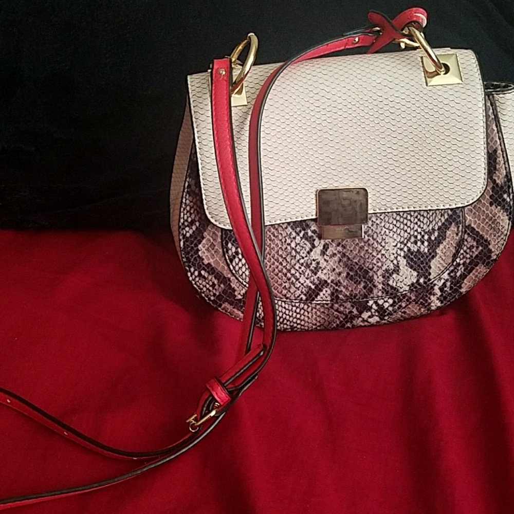 Cross body handbag
