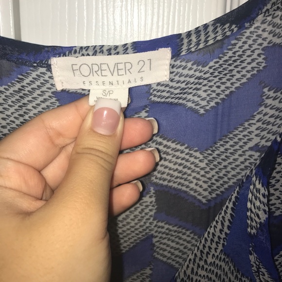 Forever 21 Blue,Black, & White Chevron chiffon button down - Picture 3 of 4