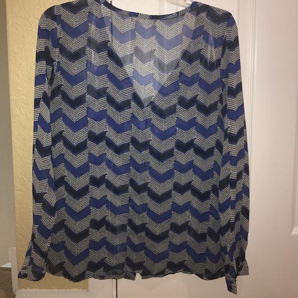 Forever 21 Blue,Black, & White Chevron chiffon button down - Picture 4 of 4