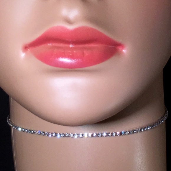 💎Tiny Rhinestone Choker 💎 - Picture 2 of 4