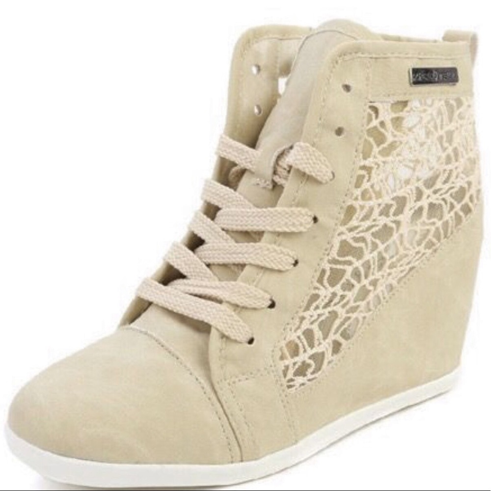 Celena-06 👟