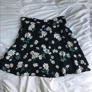 Forever 21 Daisy Skirt SZ S