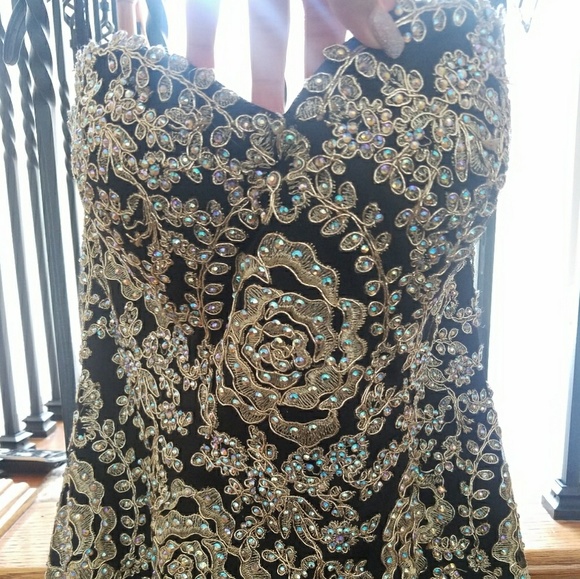 Formal/Prom Dress - Picture 2 of 4