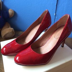 Red pumps!