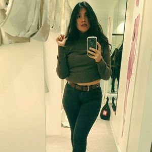 Meet your Posher, Ana