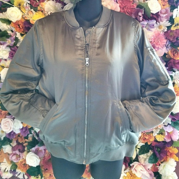 Rue 21 Green Puffer Bomber Jacket - Picture 2 of 3