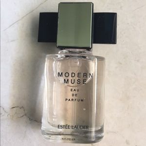 Estée Lauder modern muse travel size perfume