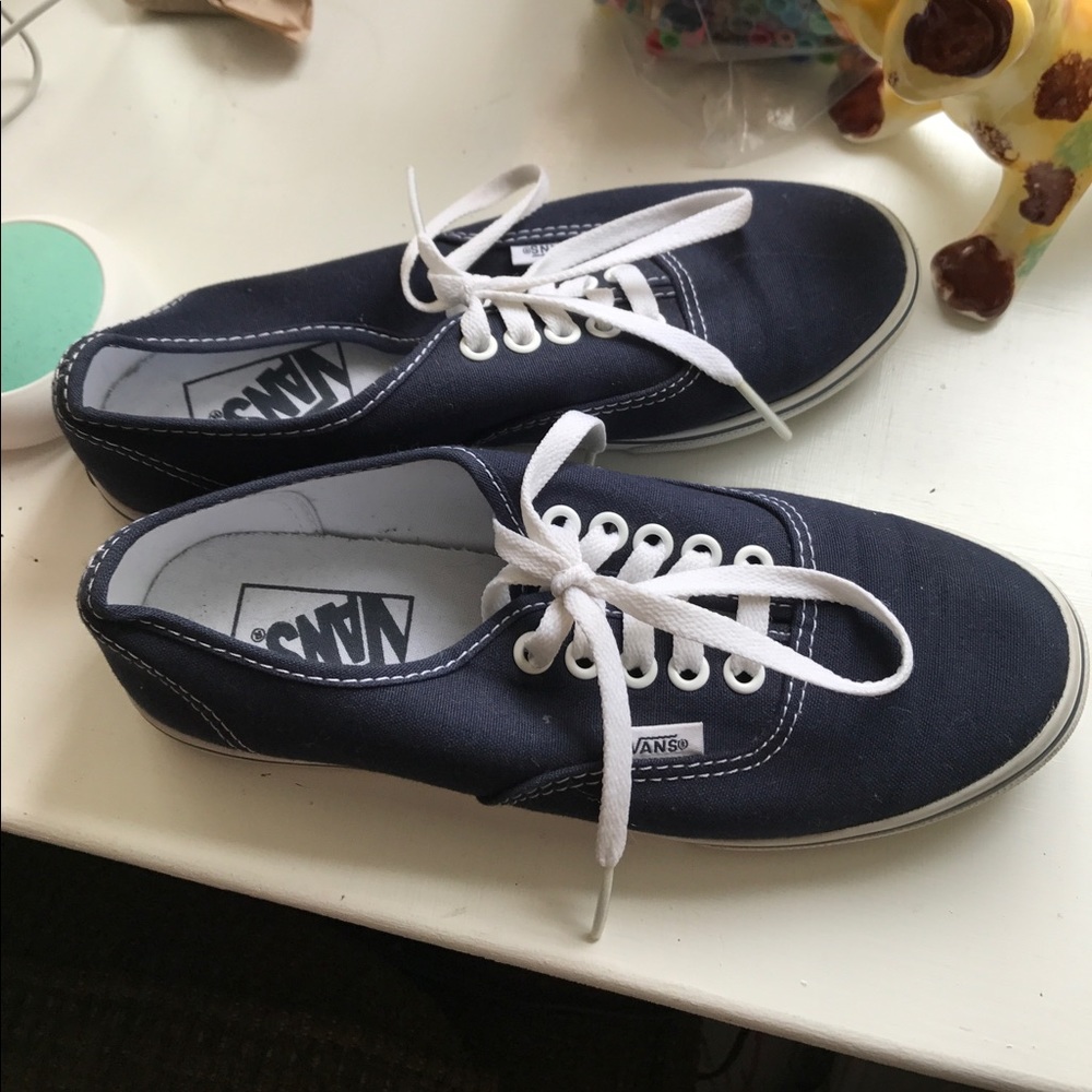 NAVY BLUE VANS NWT
